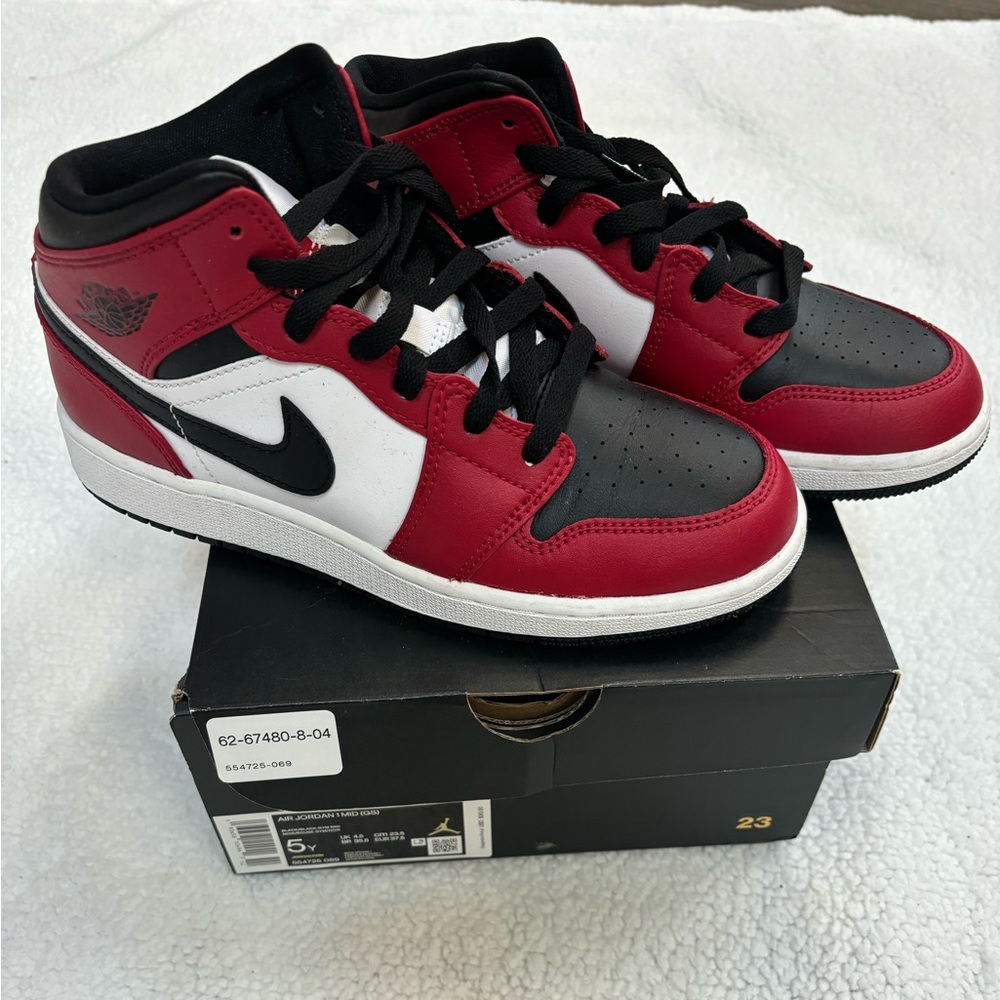 Nike Mid 1 Jordan
